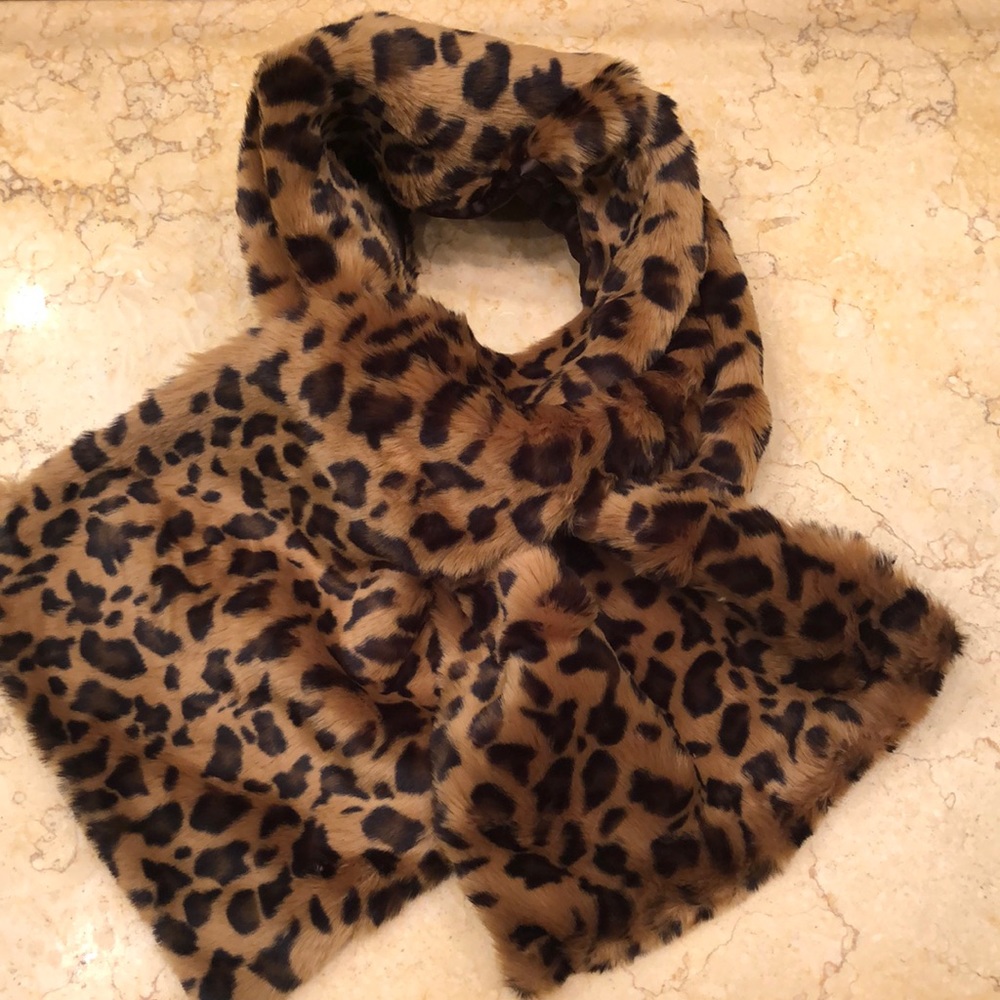 Banana republic animal print scarf